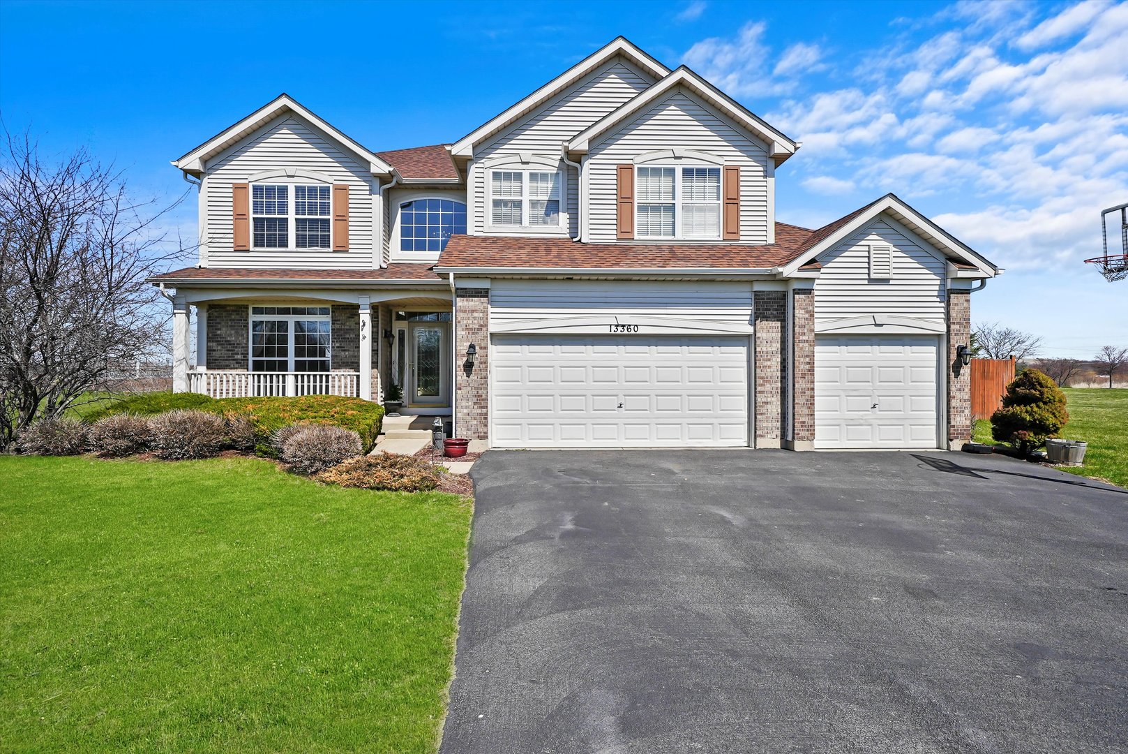 13360 W High Ridge Trail, Wadsworth, IL 60083