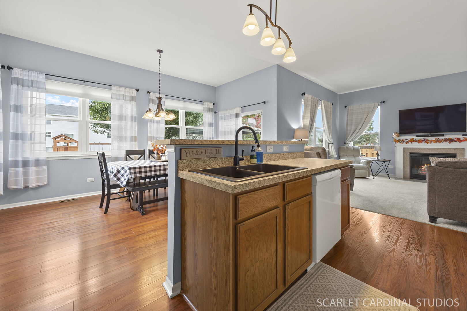 3183 Pinewood Drive, Yorkville, IL 60560