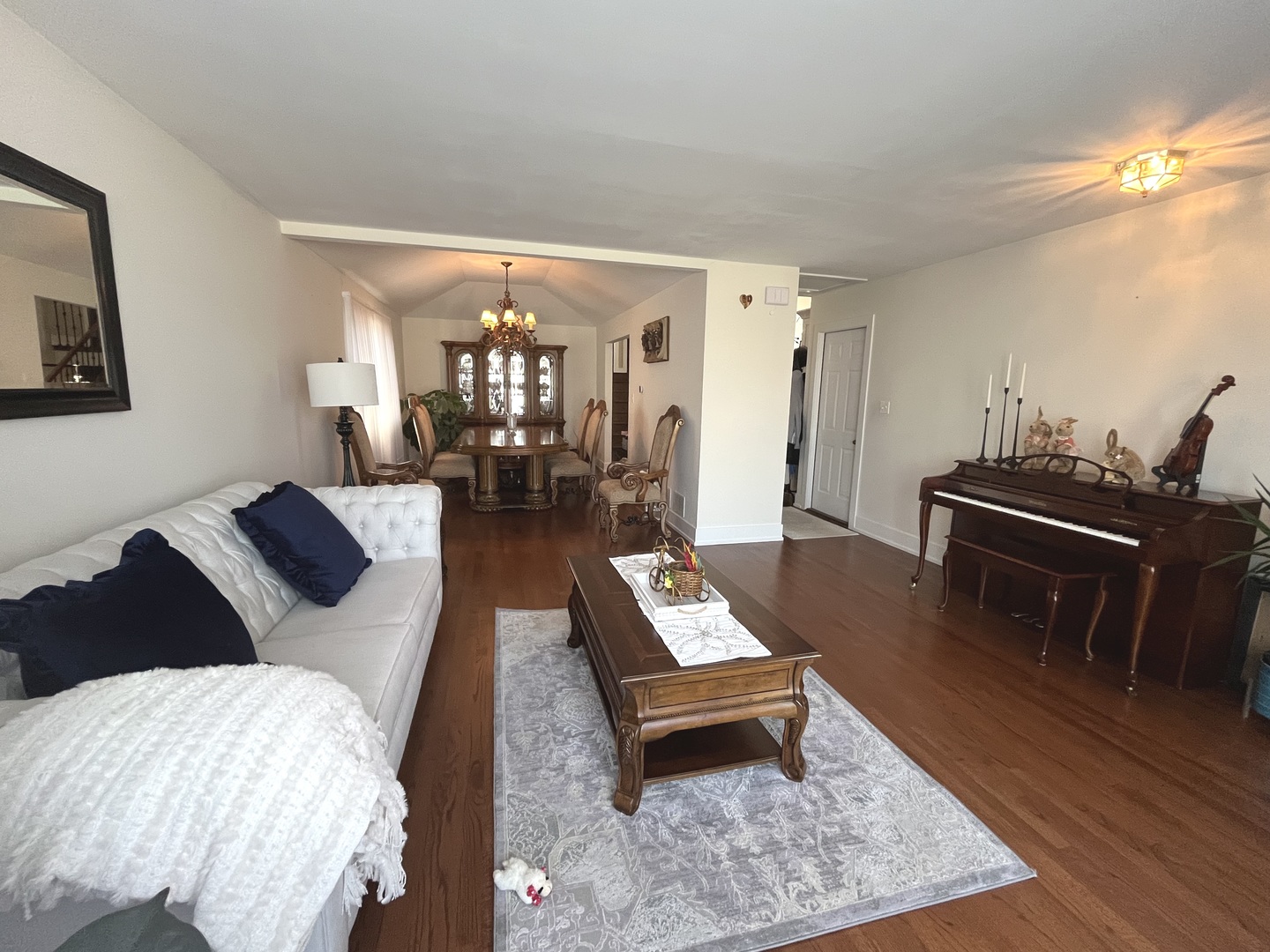 10530 S 83rd Avenue, Palos Hills, IL 60465