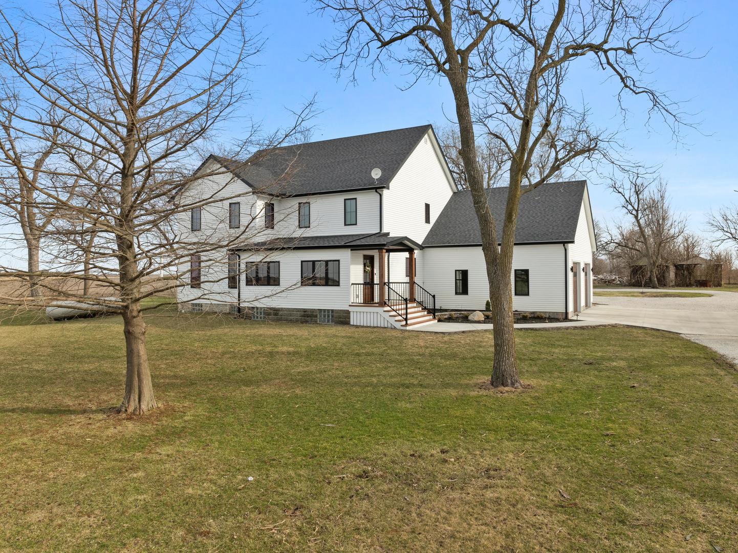 25979 E 3000 North Road, Chenoa, IL 61726