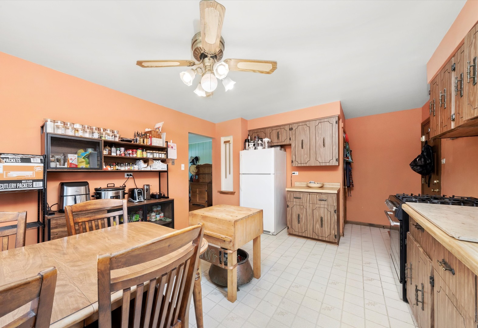 223 Roberta Lane, Chicago Heights, IL 60411