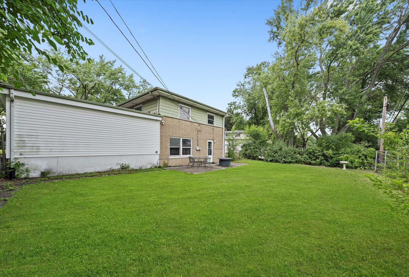 223 Roberta Lane, Chicago Heights, IL 60411