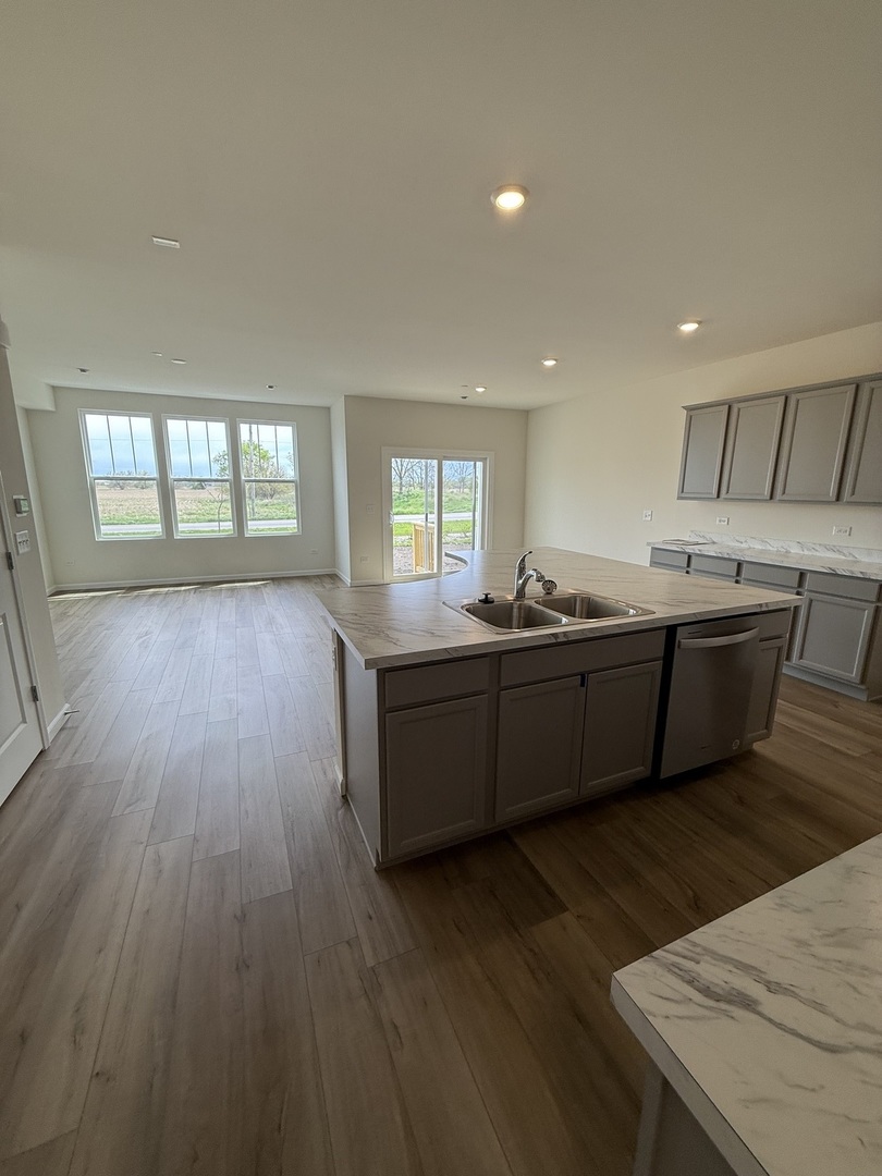2239 Horseshoe Circle #09604, Naperville, IL 60564