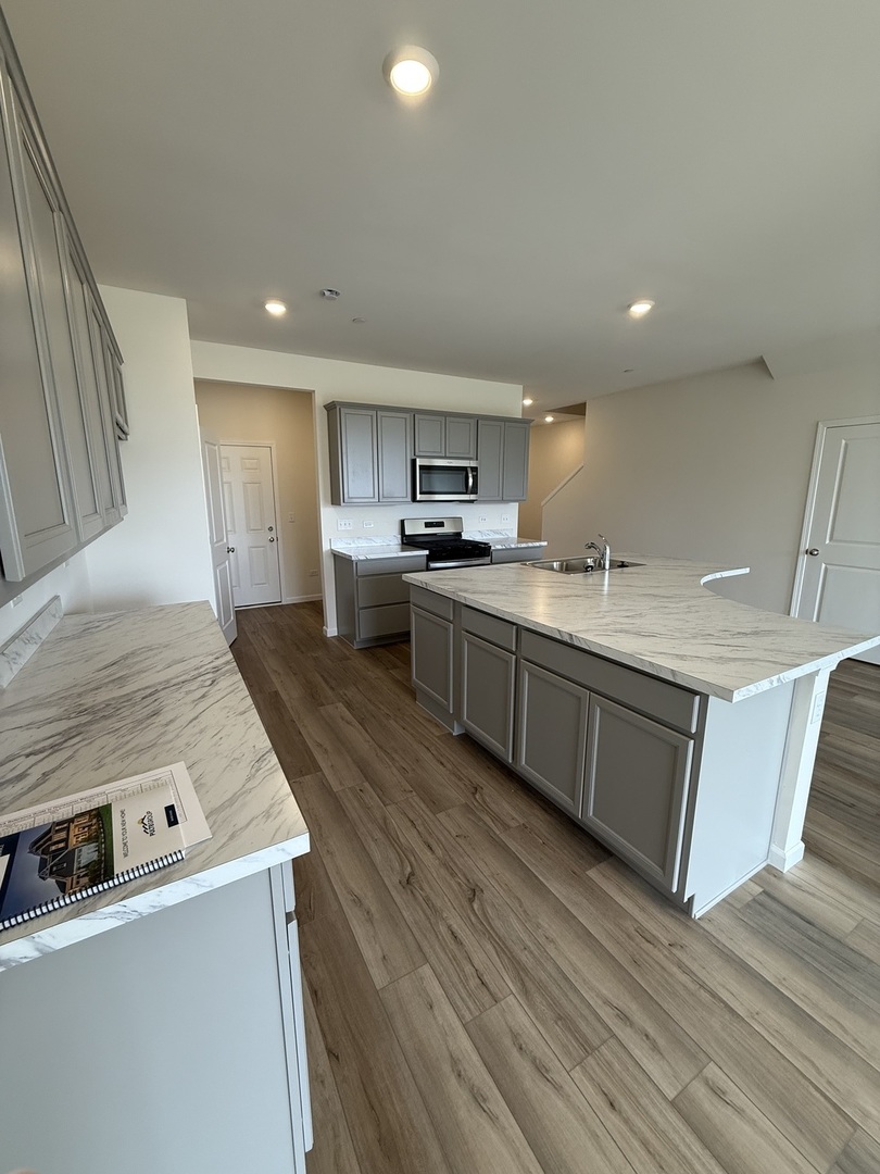 2239 Horseshoe Circle #09604, Naperville, IL 60564