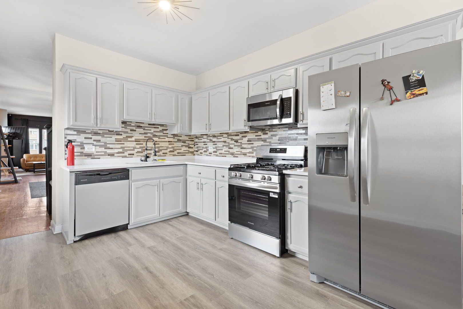 7559 S Michigan Avenue, Chicago, IL 60619