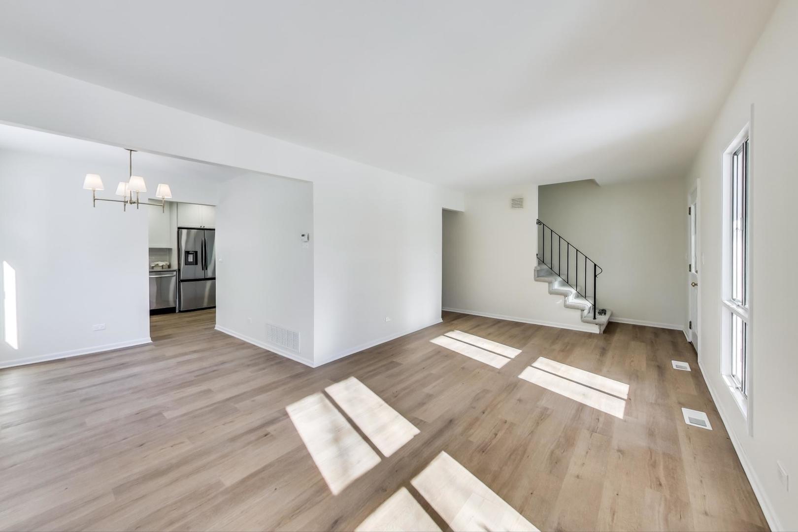 1817 Paxton Drive, Naperville, IL 60563