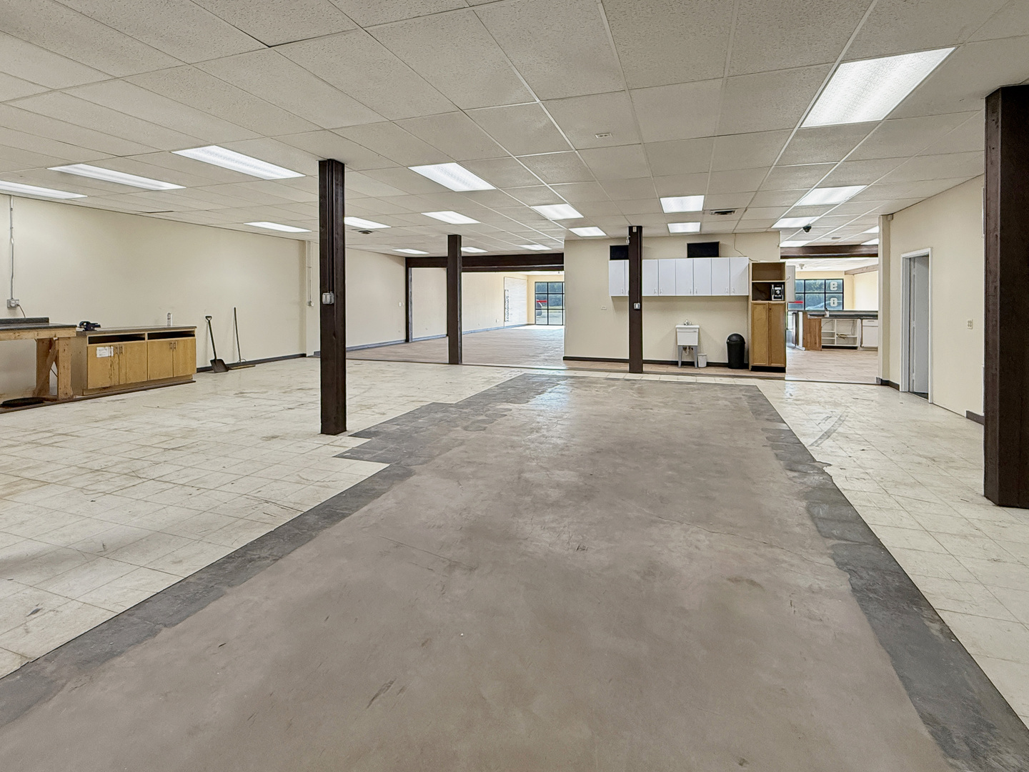 909 Front Street, McHenry, IL 60050