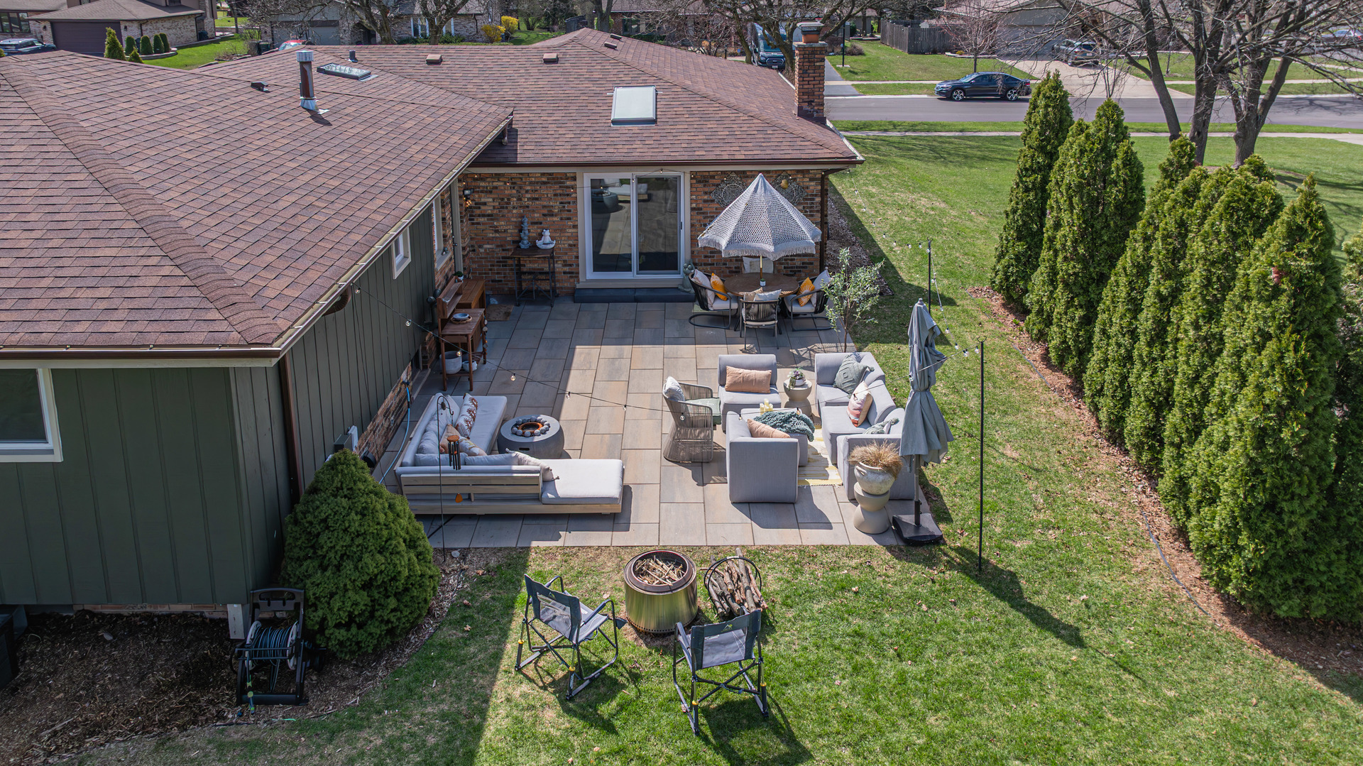 16W688 Therese Court, Willowbrook, IL 60527