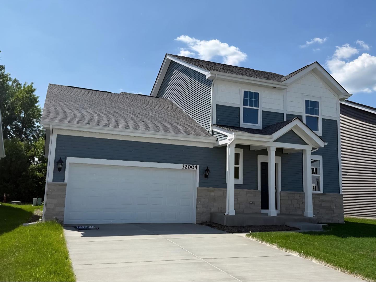 32004 Savannah Drive, Lakemoor, IL 60051