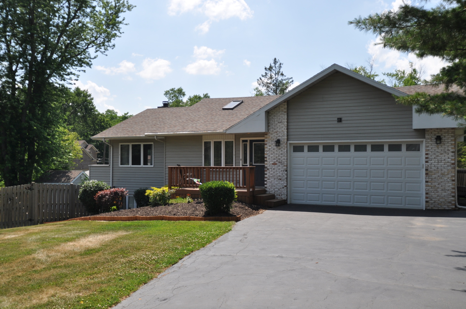 42220 N CENTER Street, Antioch, IL 60002