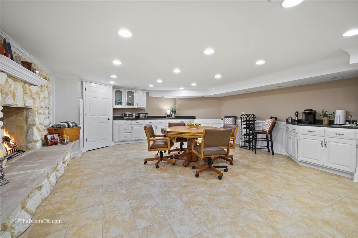 1417 Sherwood Lane, Geneva, IL 60134