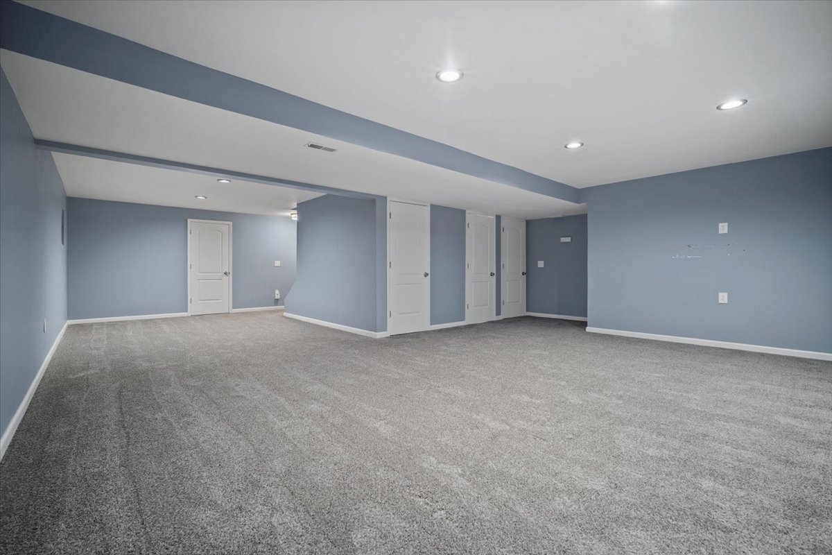 7 Barclay Court, Bloomington, IL 61705