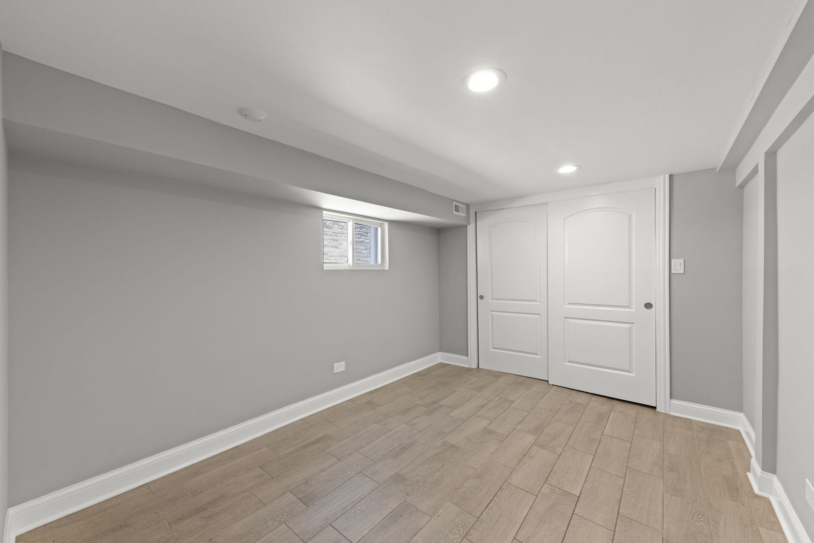 5941 W Warwick Avenue, Chicago, IL 60634