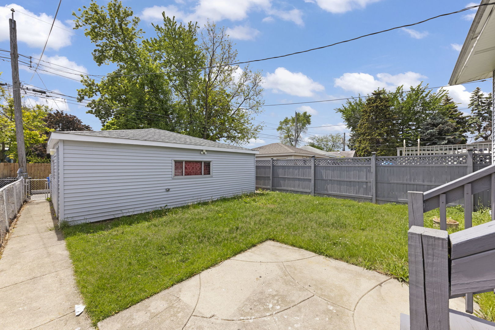 5941 W Warwick Avenue, Chicago, IL 60634