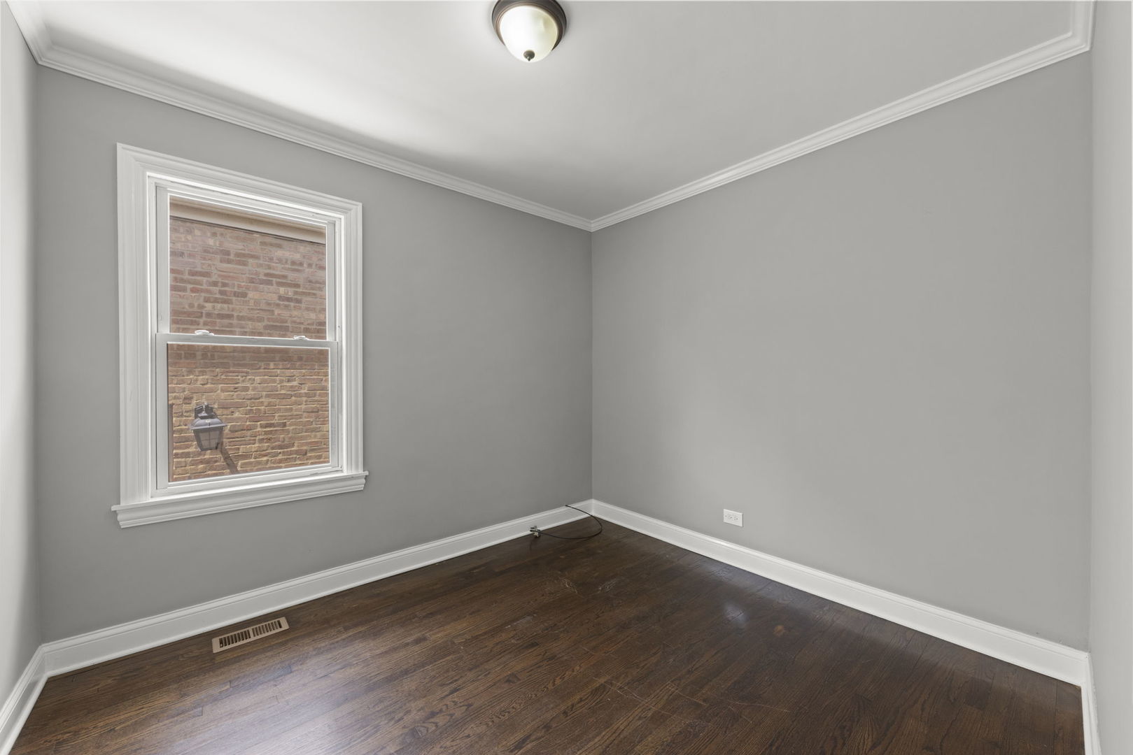 5941 W Warwick Avenue, Chicago, IL 60634