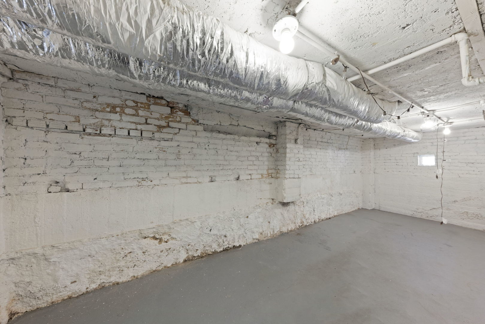 5941 W Warwick Avenue, Chicago, IL 60634