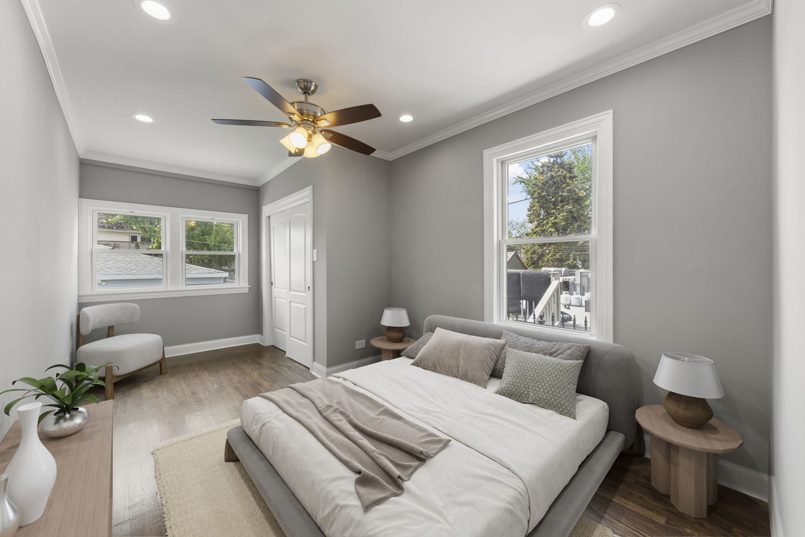5941 W Warwick Avenue, Chicago, IL 60634