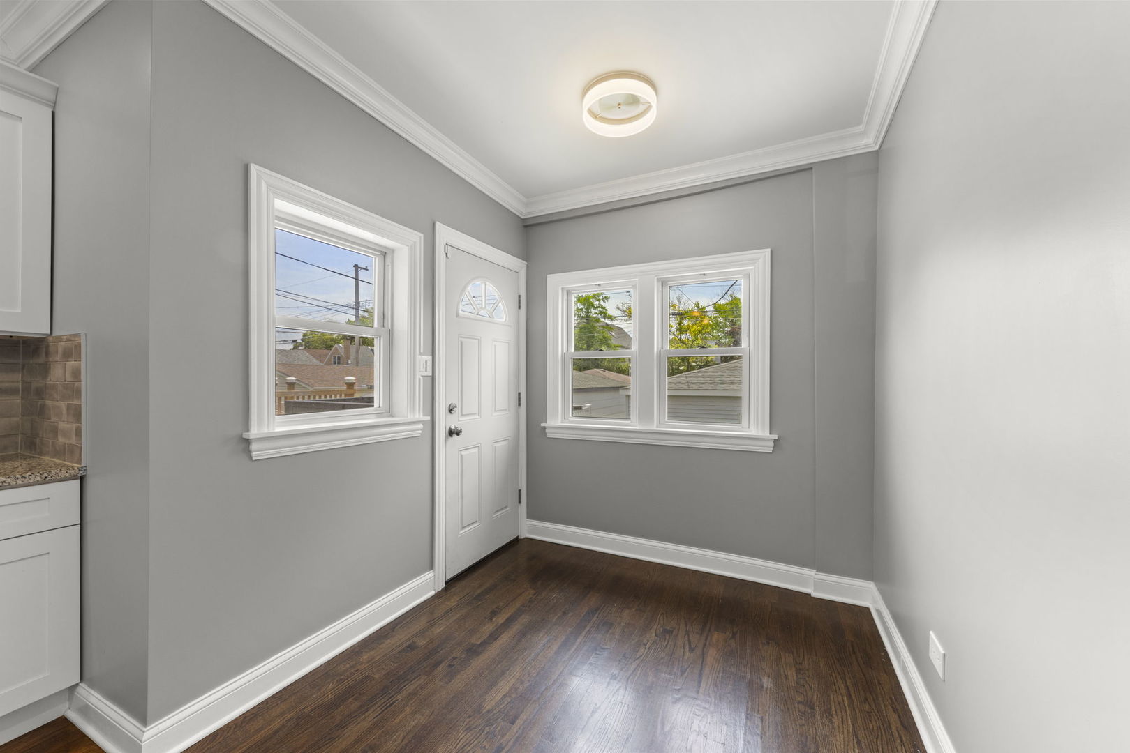 5941 W Warwick Avenue, Chicago, IL 60634