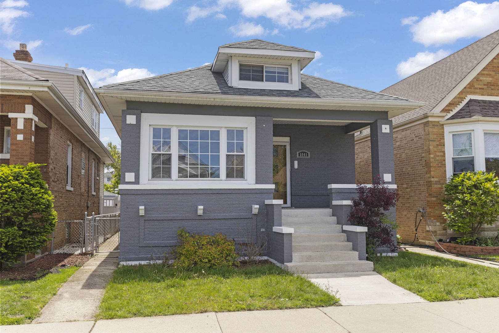 5941 W Warwick Avenue, Chicago, IL 60634