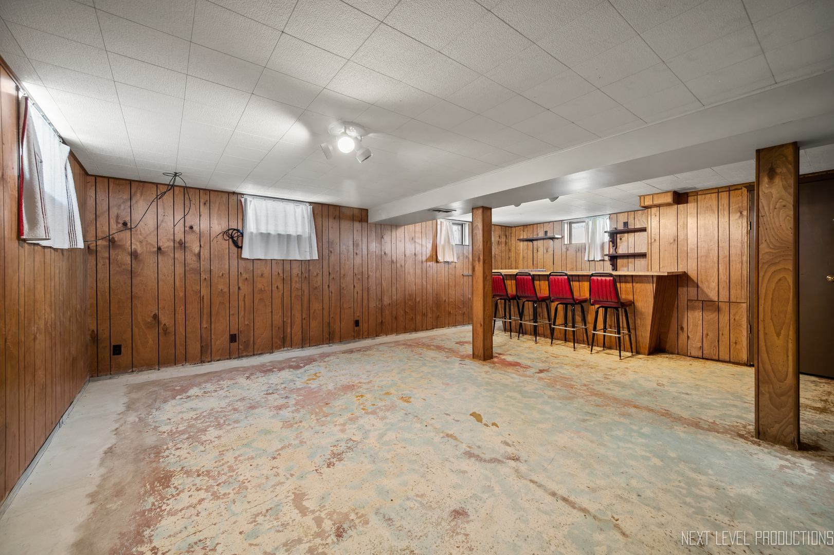 960 Assell Avenue, Aurora, IL 60505