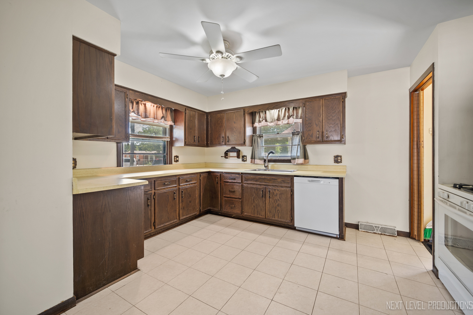 960 Assell Avenue, Aurora, IL 60505