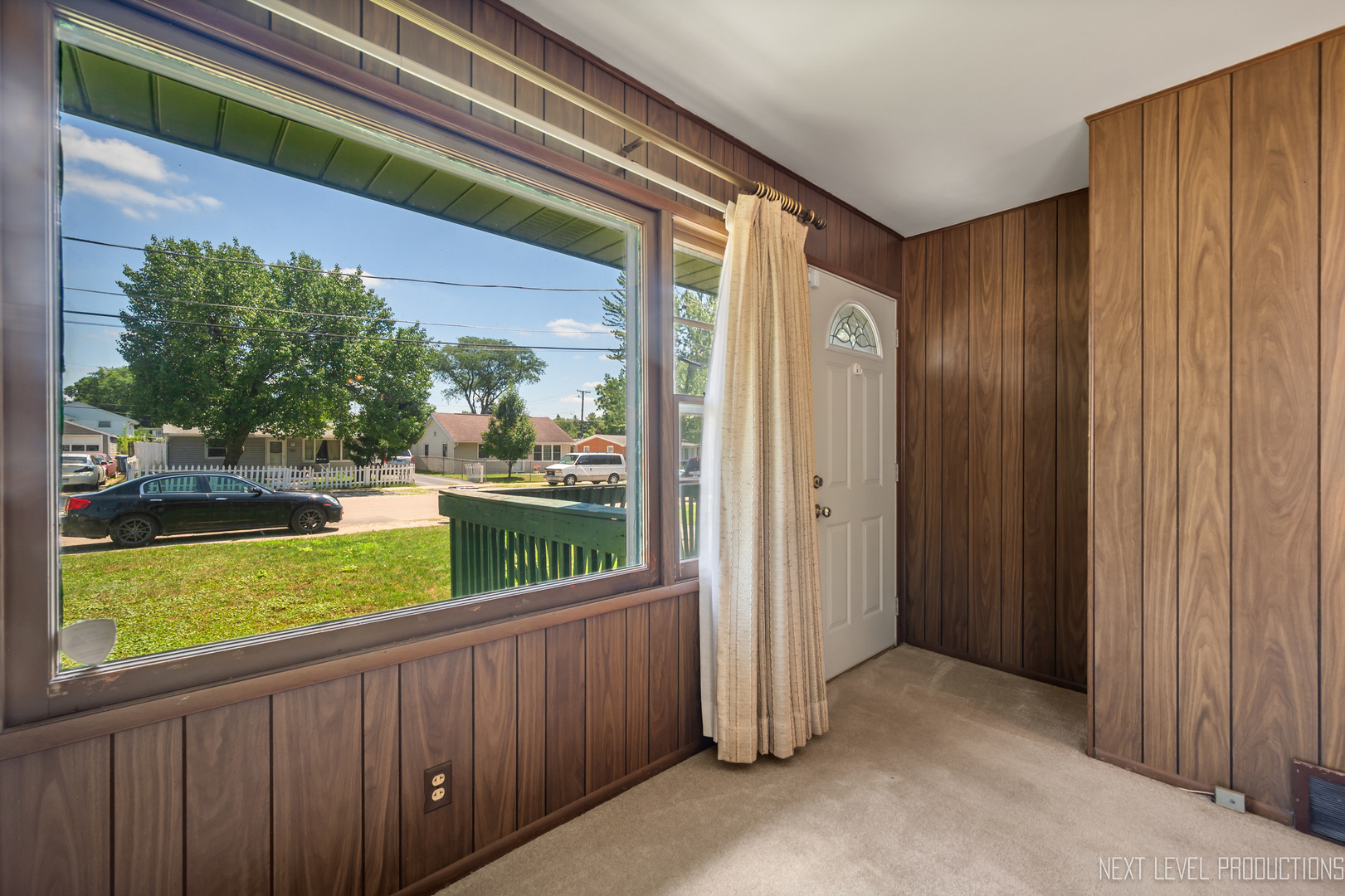 960 Assell Avenue, Aurora, IL 60505