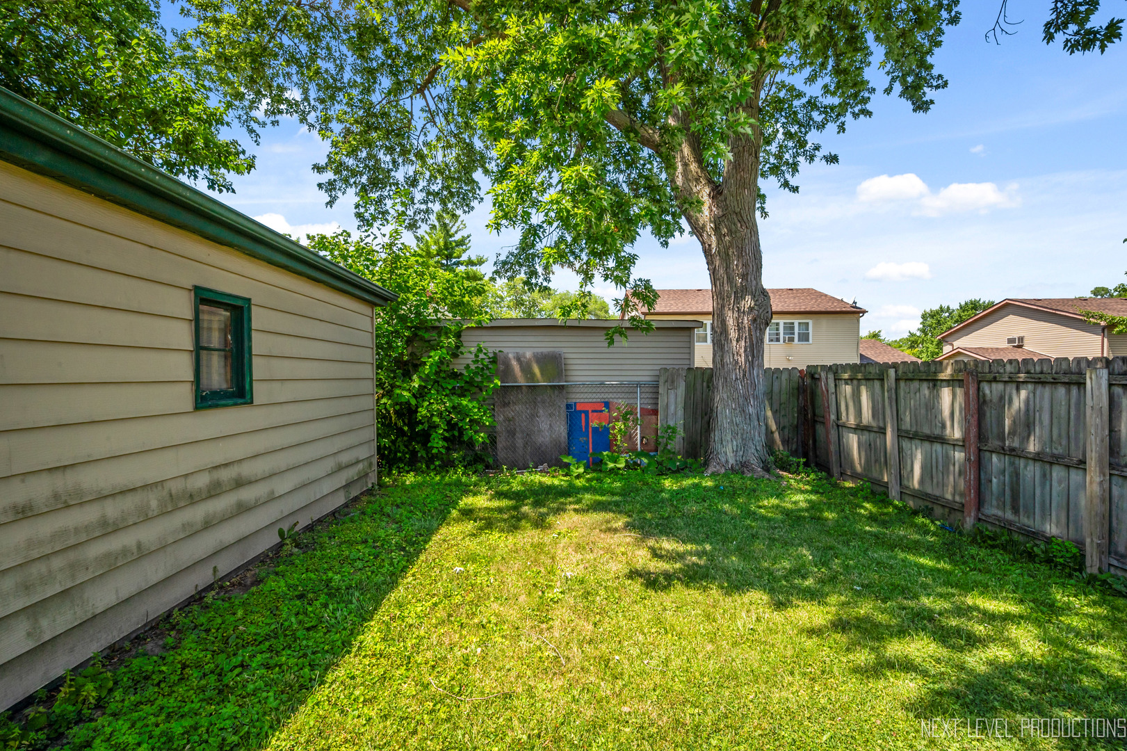 960 Assell Avenue, Aurora, IL 60505