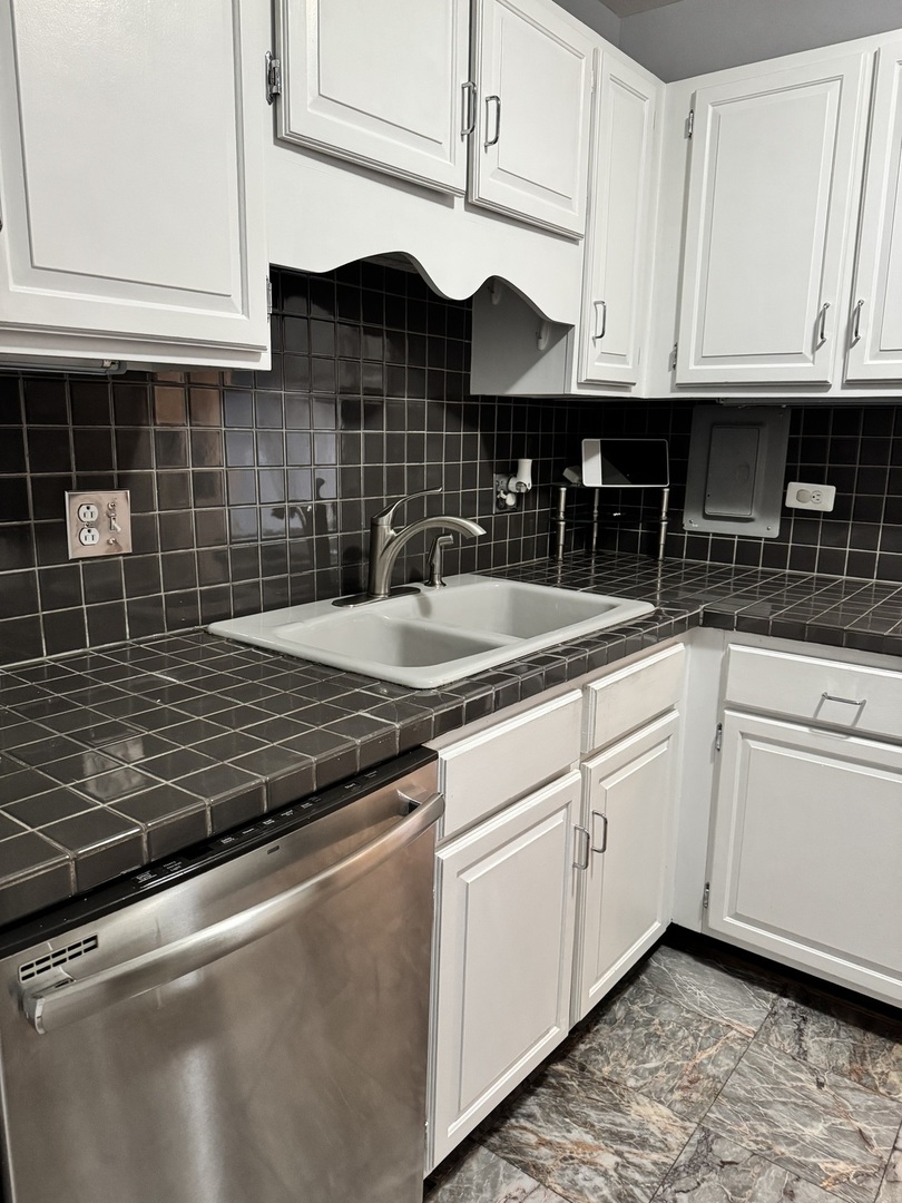 850 Wellington Avenue #304, Elk Grove Village, IL 60007