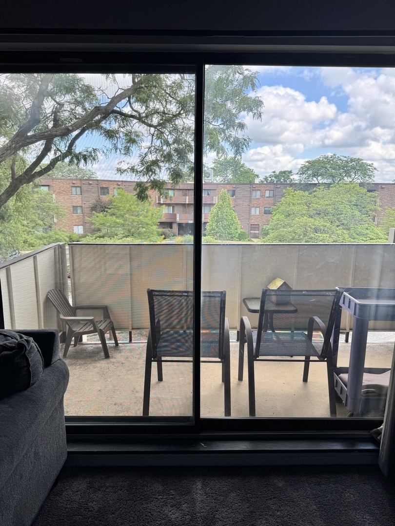 850 Wellington Avenue #304, Elk Grove Village, IL 60007