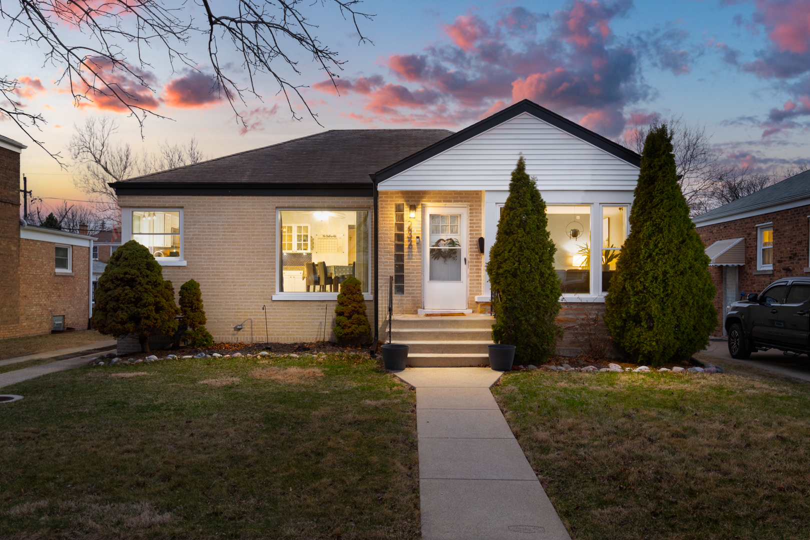 2326 S 2ND Avenue, North Riverside, IL 60546