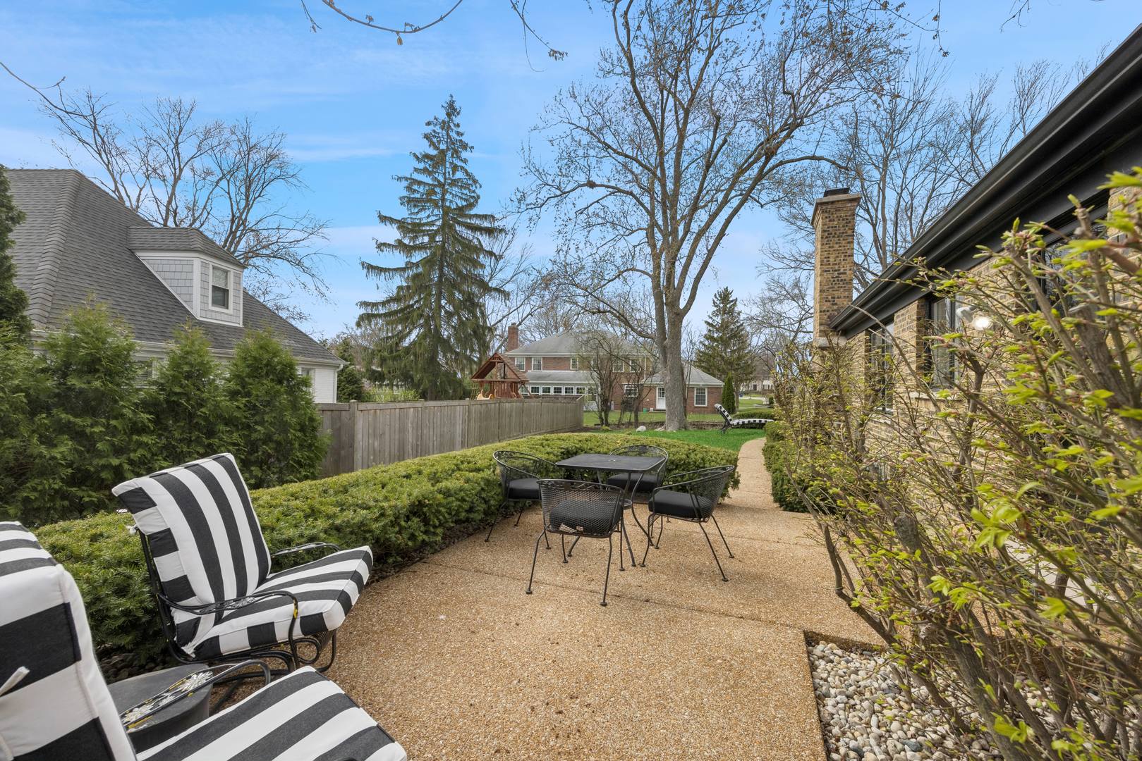3856 Dauphine Avenue, Northbrook, IL 60062