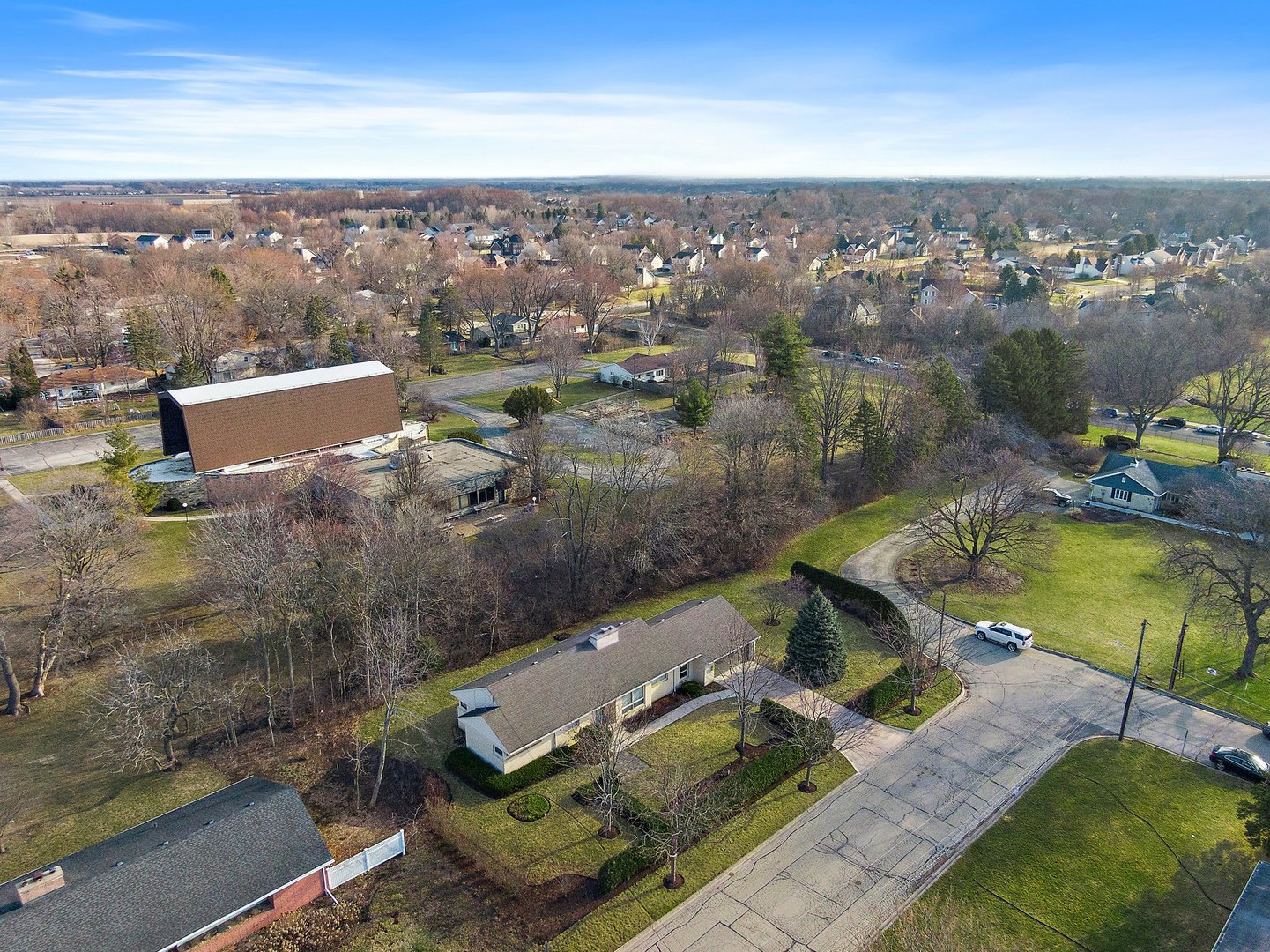 521 College Terrace, DeKalb, IL 60115