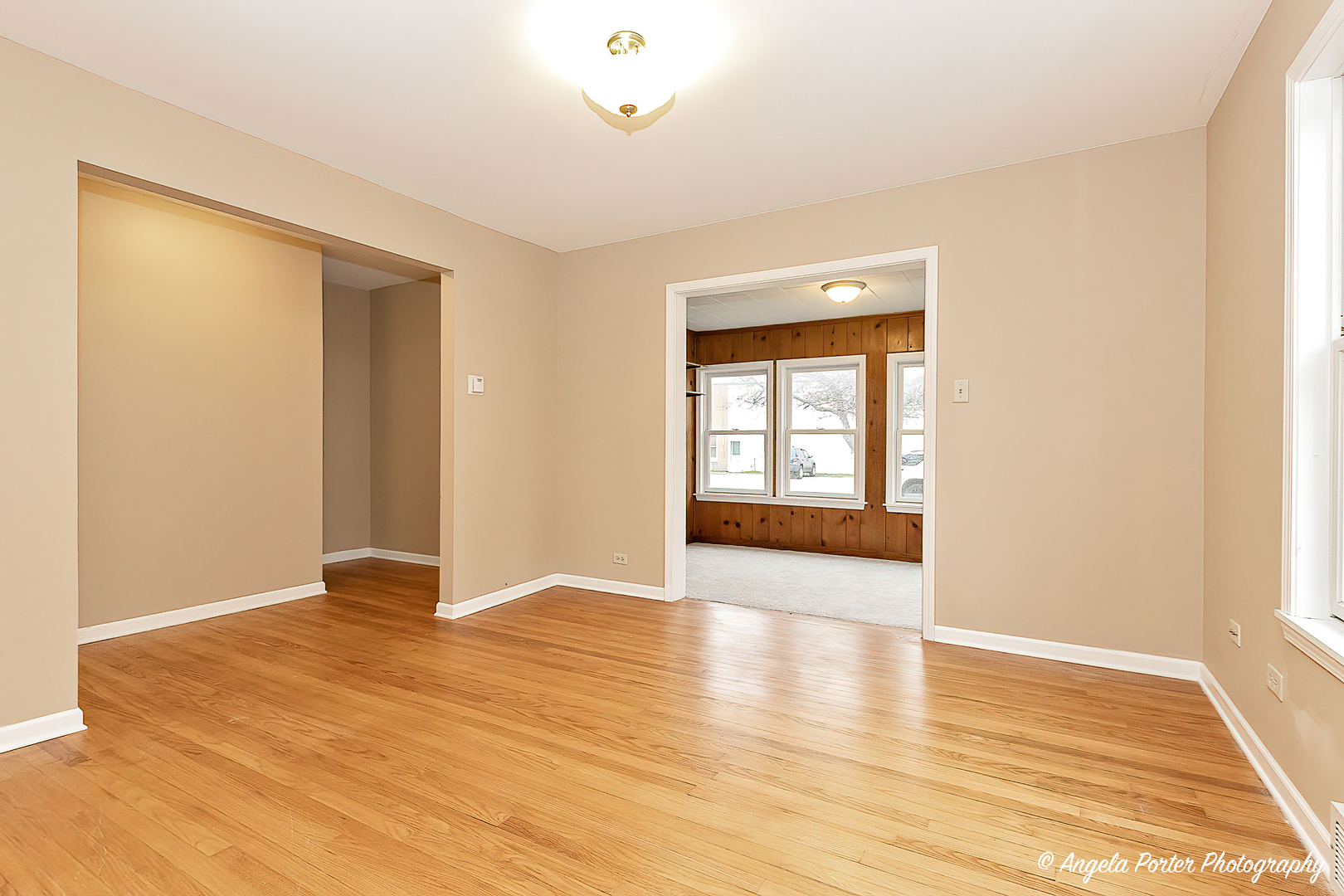 127 Kent Avenue, Wauconda, IL 60084