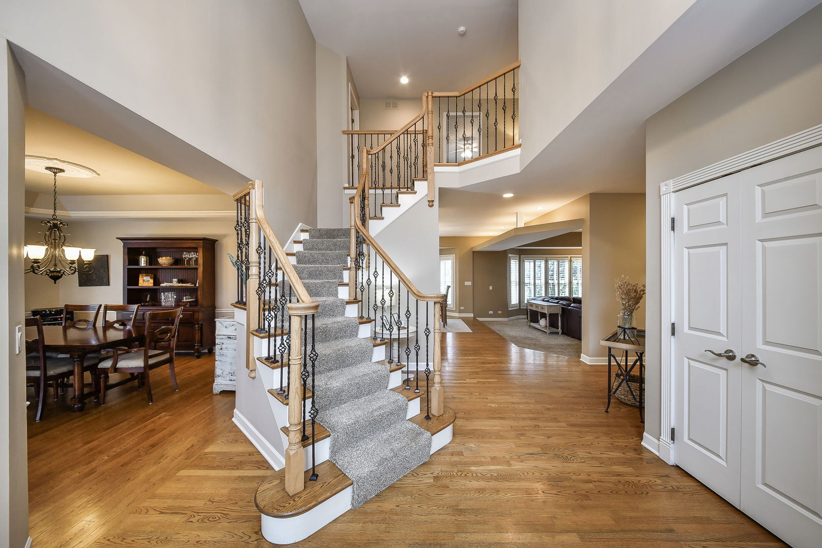 2315 Fleetwood Court, Naperville, IL 60565