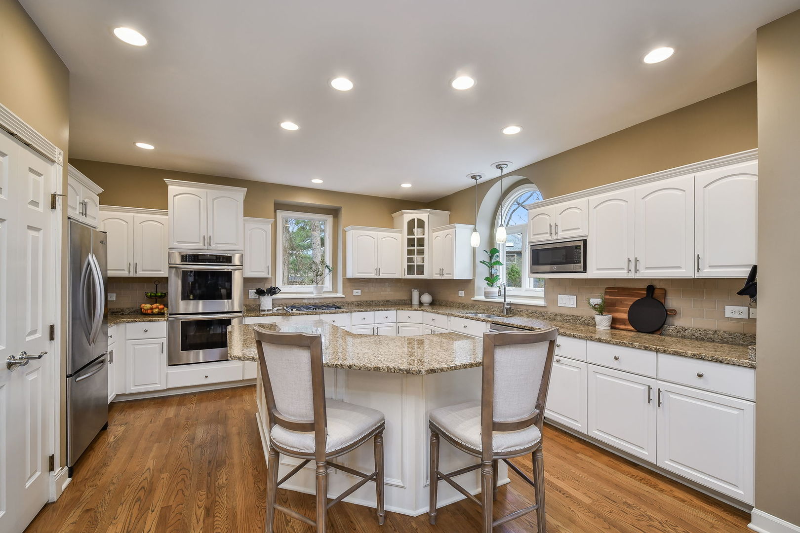 2315 Fleetwood Court, Naperville, IL 60565
