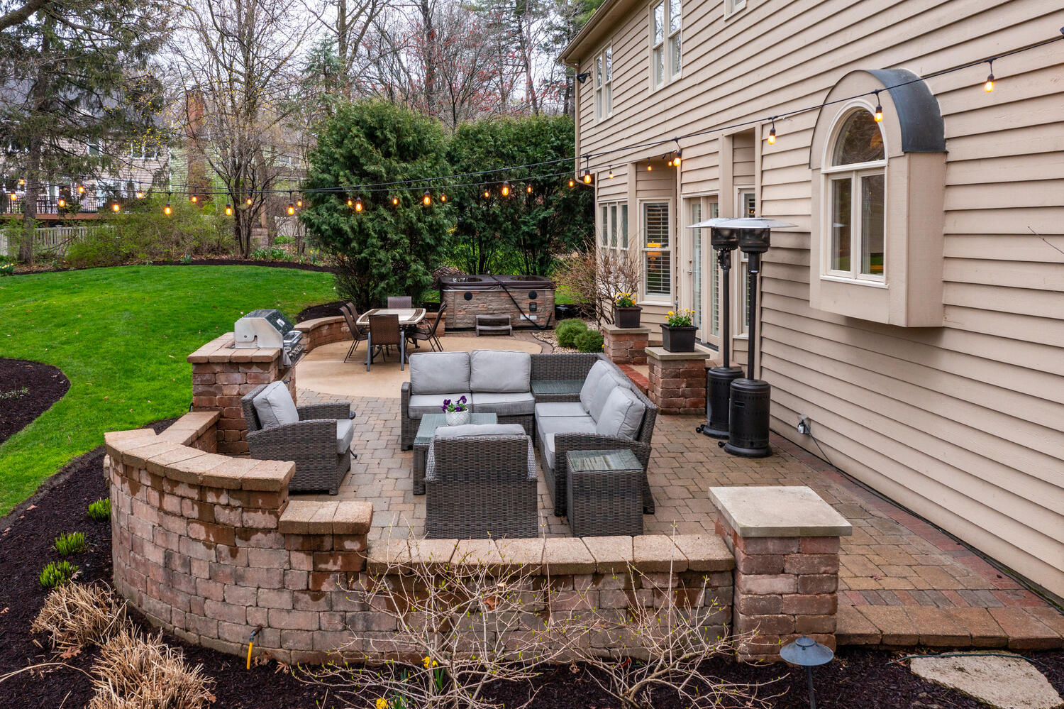 2315 Fleetwood Court, Naperville, IL 60565