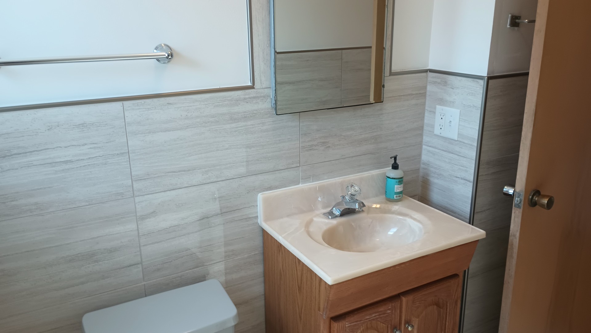 4950 Greenwood Street #3E, Skokie, IL 60077