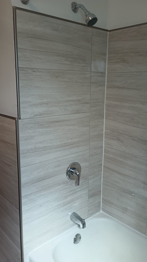 4950 Greenwood Street #3E, Skokie, IL 60077