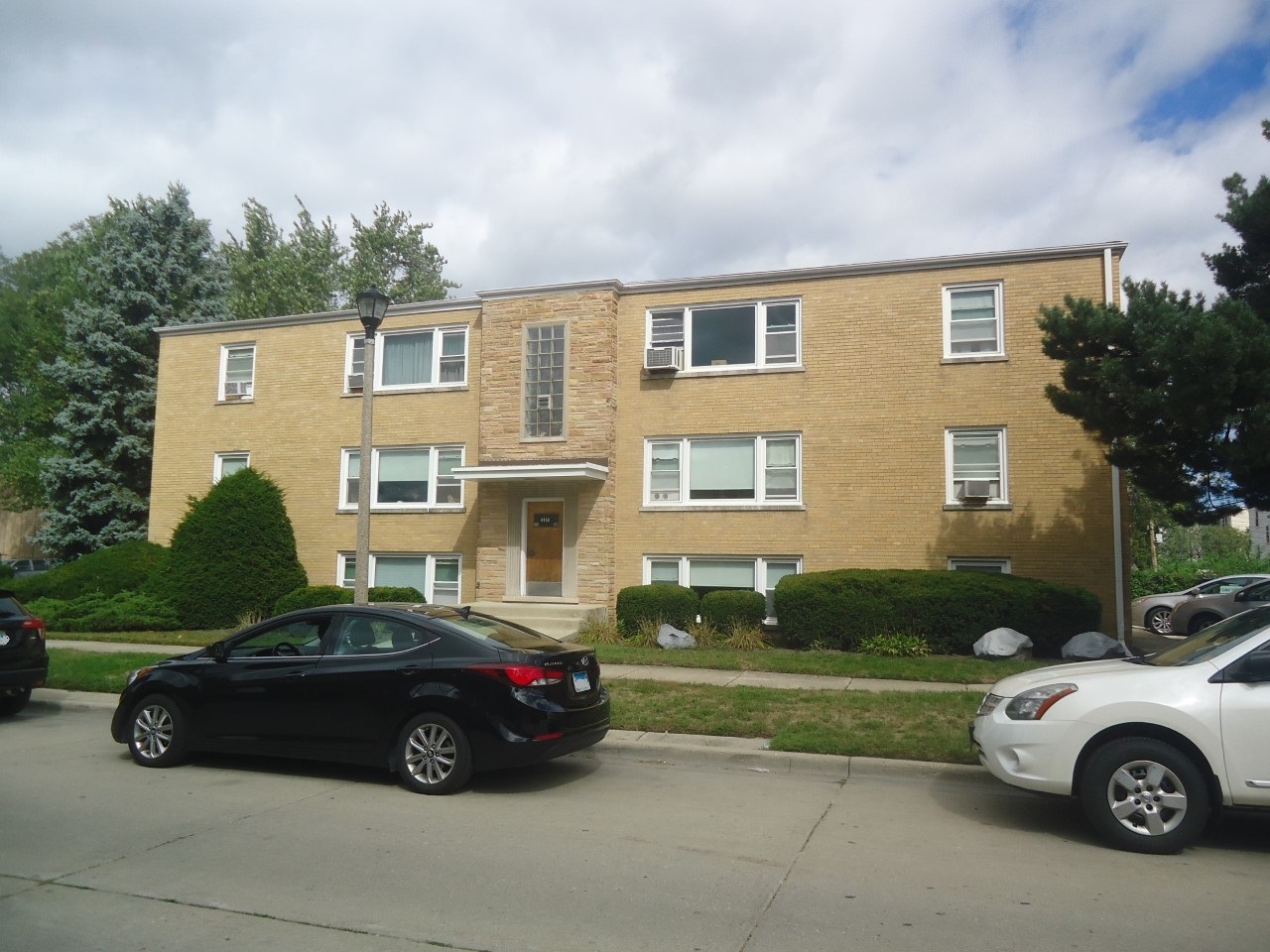 4950 Greenwood Street #3E, Skokie, IL 60077
