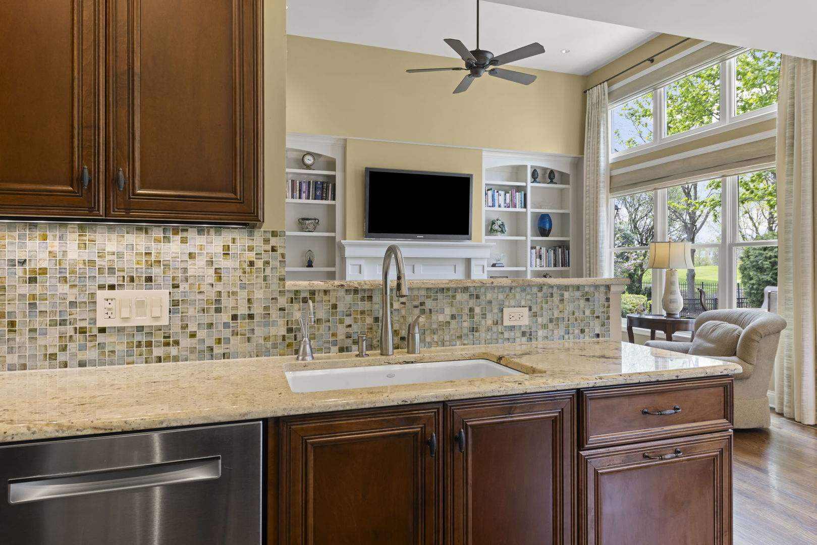 1N598 Golf View Lane, Winfield, IL 60190