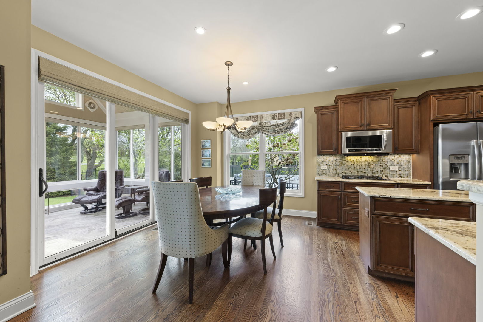 1N598 Golf View Lane, Winfield, IL 60190