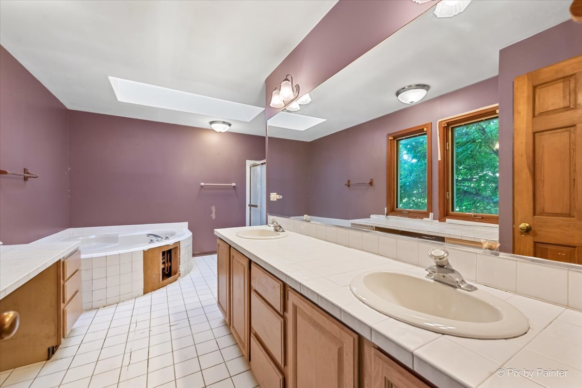 7711 Dairy Lane, Lakewood, IL 60014