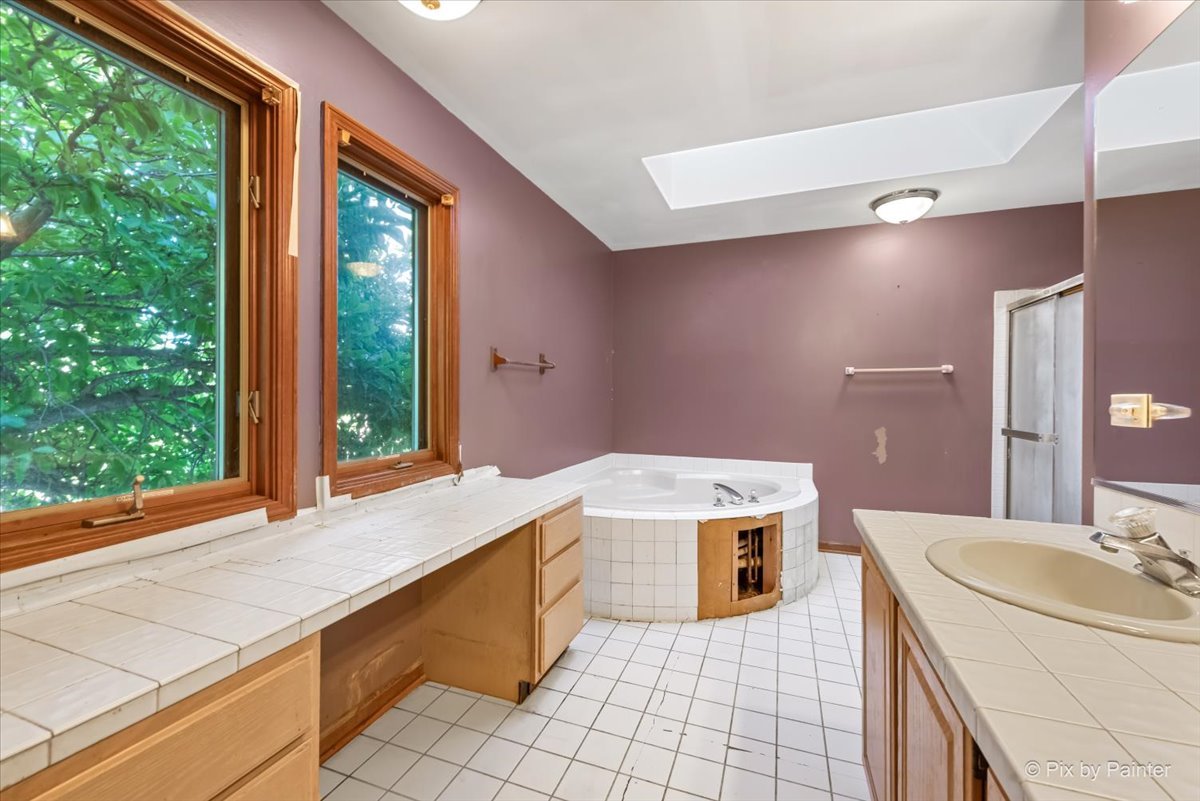 7711 Dairy Lane, Lakewood, IL 60014