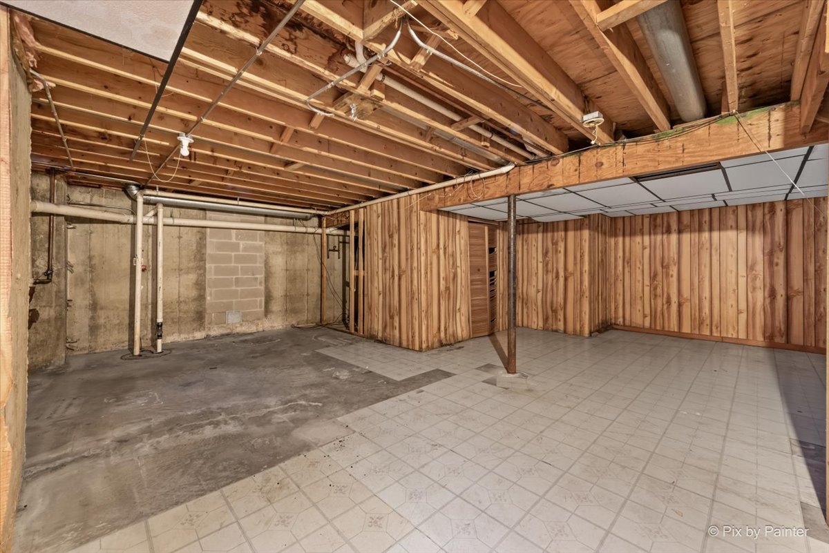 7711 Dairy Lane, Lakewood, IL 60014