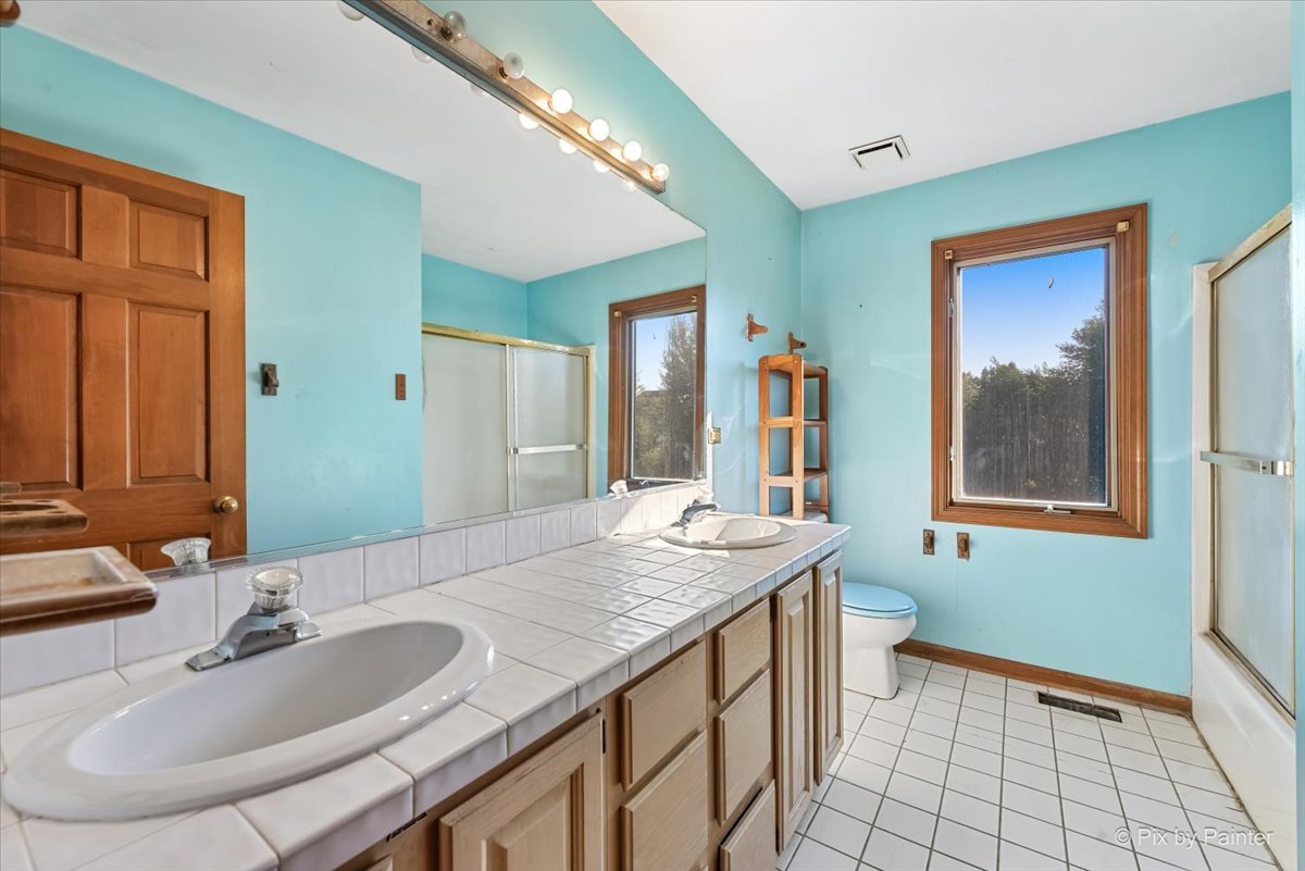 7711 Dairy Lane, Lakewood, IL 60014
