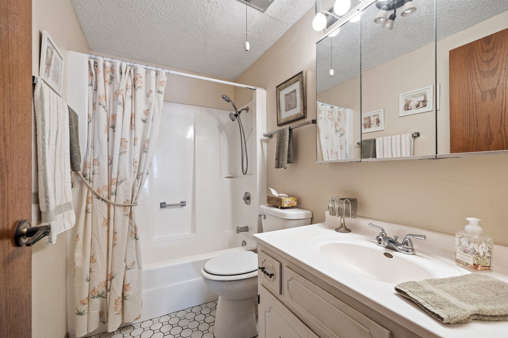1423 Woodbridge Road #2F, Joliet, IL 60436