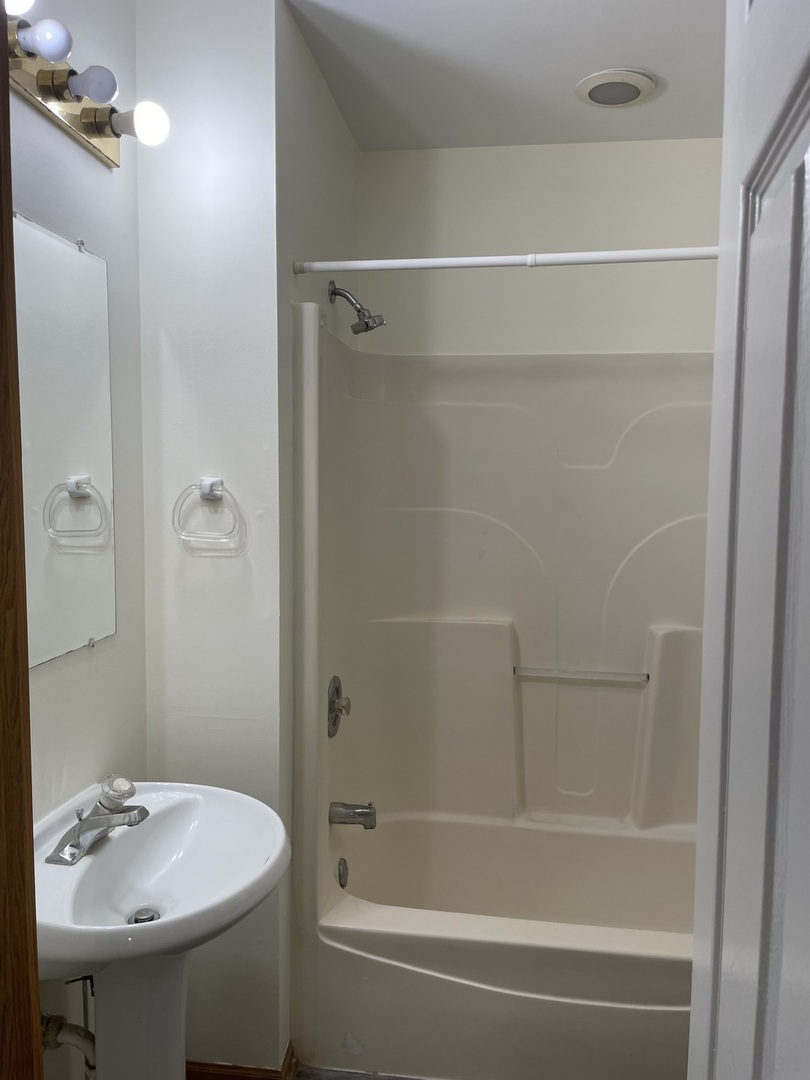 320 E 13th Street #A, Lockport, IL 60441