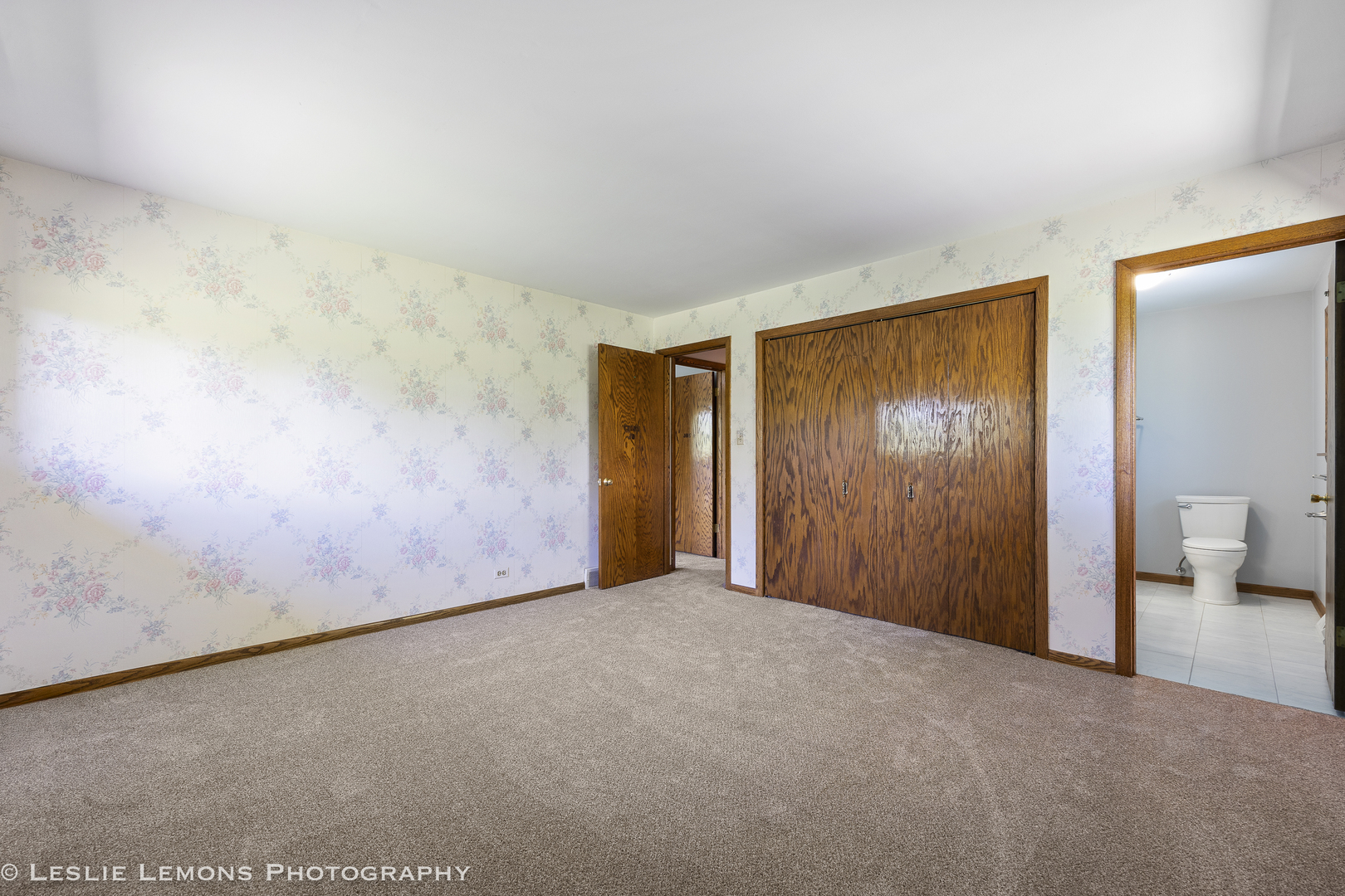 8315 Kearney Road, Downers Grove, IL 60516