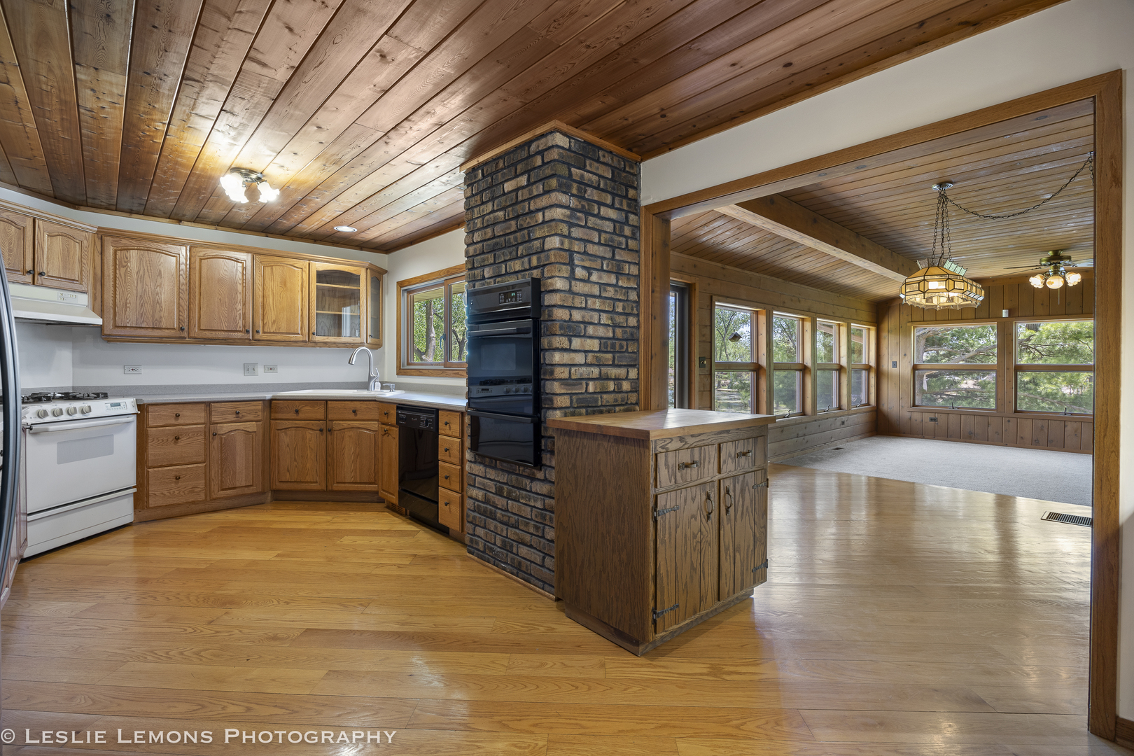 8315 Kearney Road, Downers Grove, IL 60516