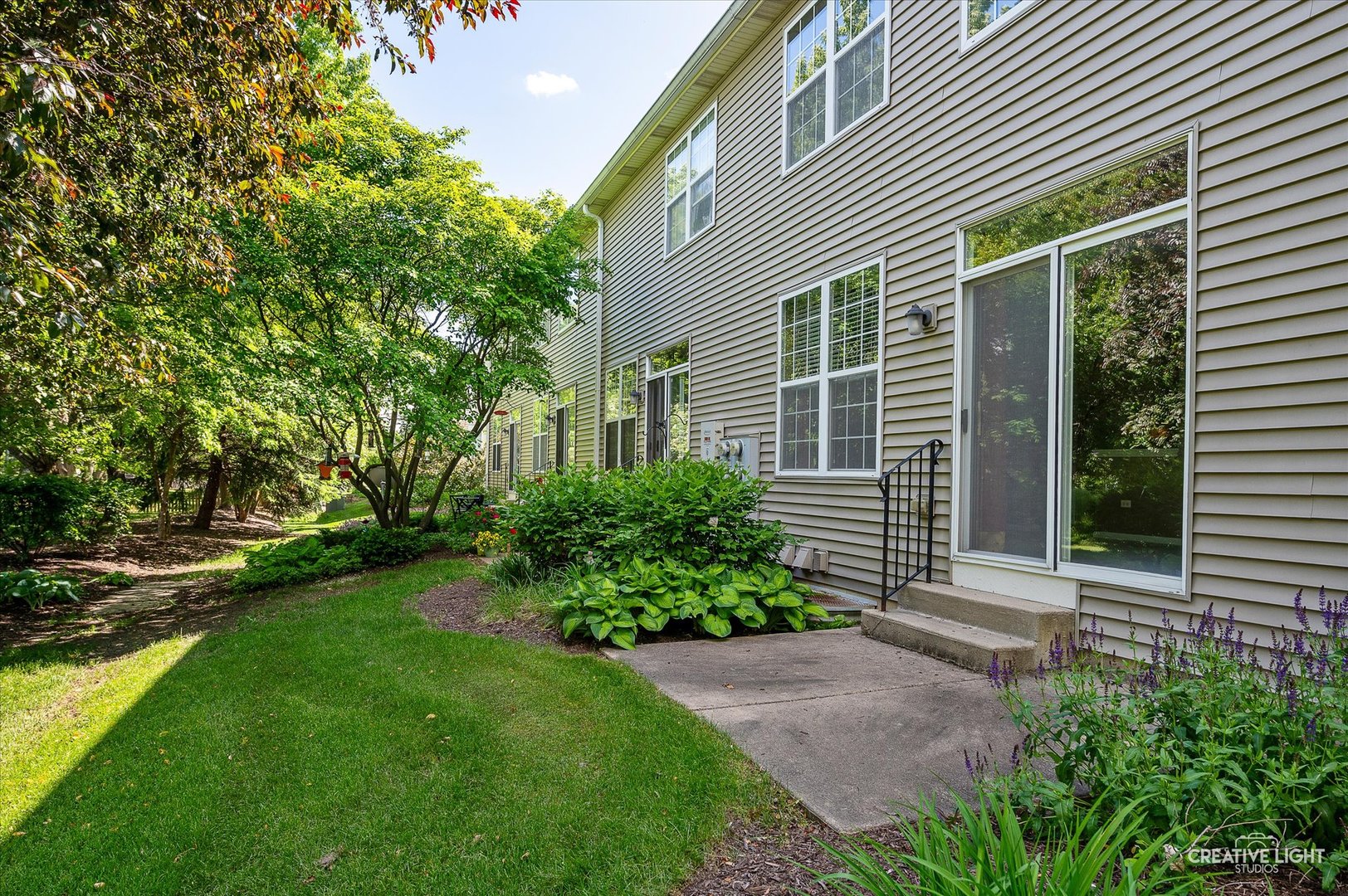 2823 White Thorn Circle, Naperville, IL 60564